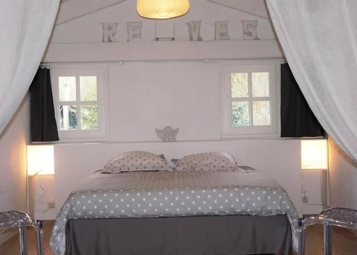 Domaine Sainte Germaine D'hote Stevenson Bed & Breakfast Luc (Lozere)